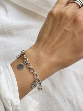 For Silpada and Sundance fans EUC 925 Sterling Silver Vintage Charm Bracelet